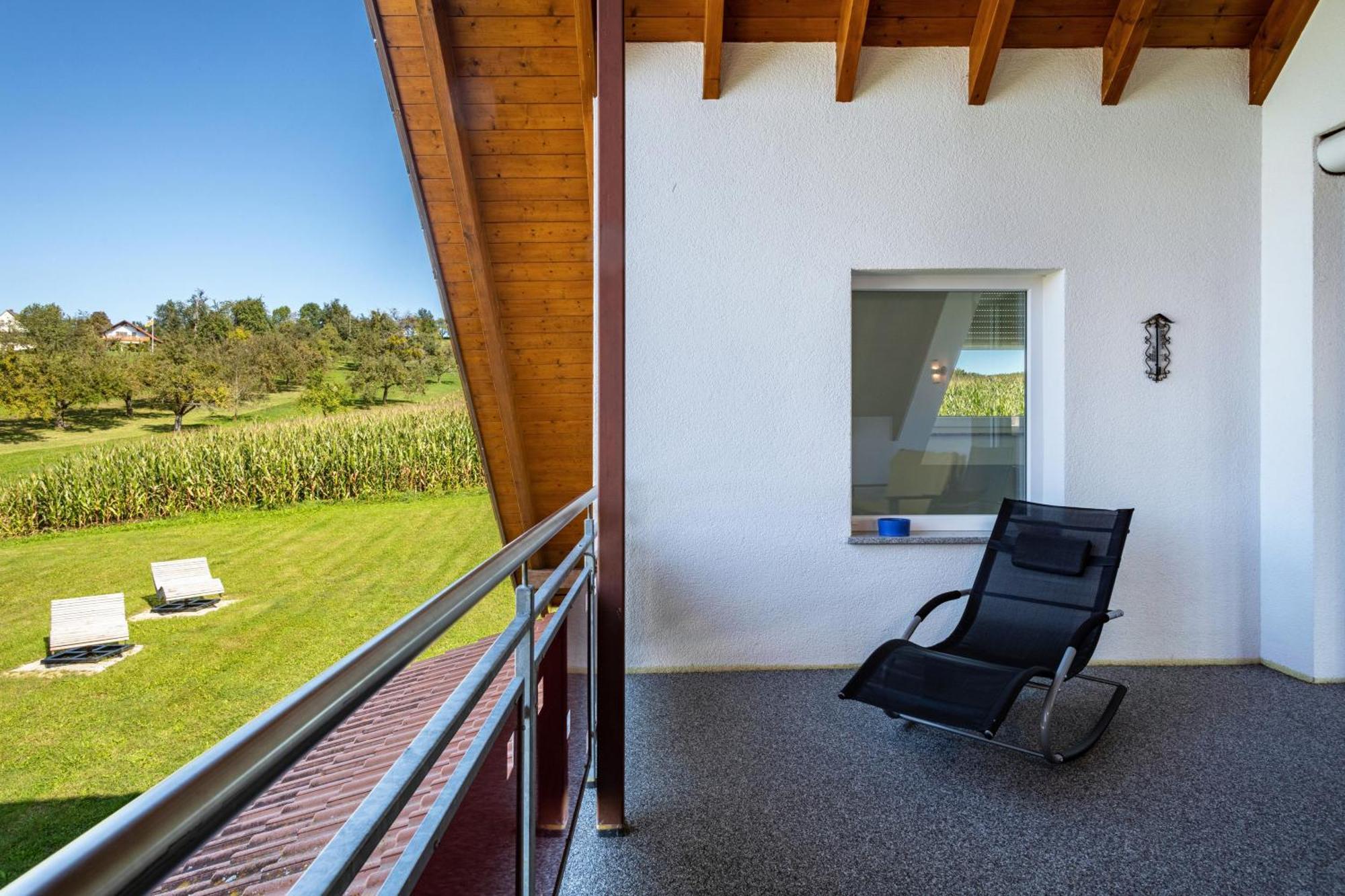 Ferienwohnung Buchmann เดกเกนเฮาเซอทาล ภายนอก รูปภาพ